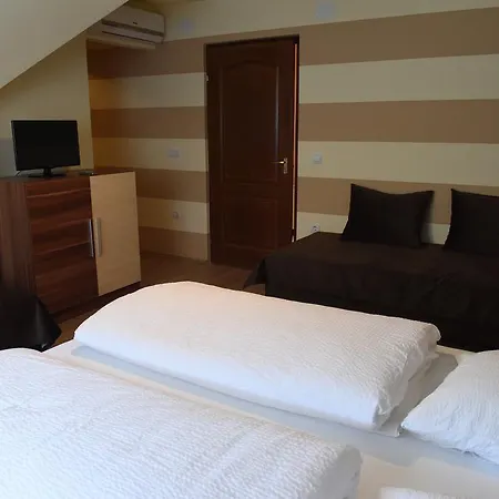 Guest house Aquarium Panzio Abadszalok