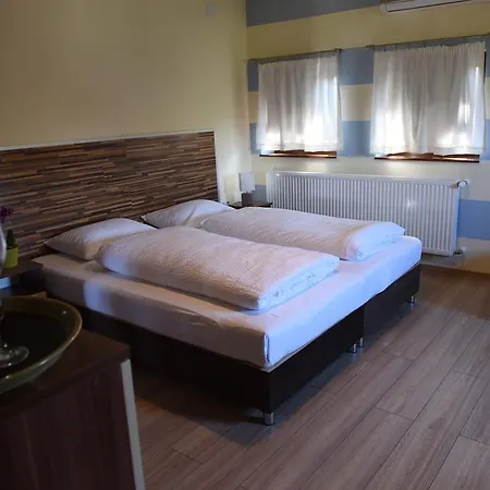 Gasthof Aquarium Panzio 4*